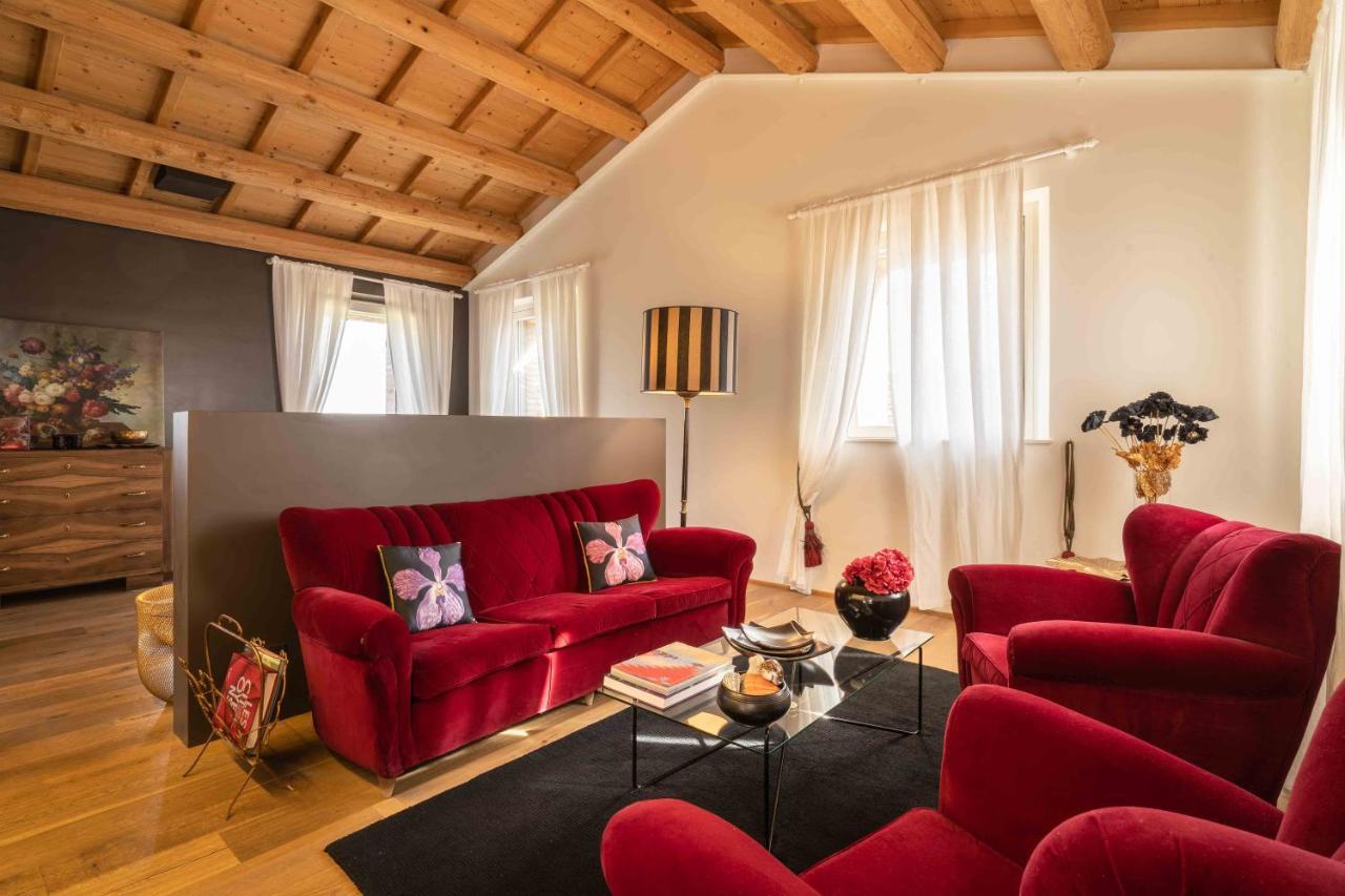 Casavostra - Ambience Suites Ostra Vetere Kültér fotó